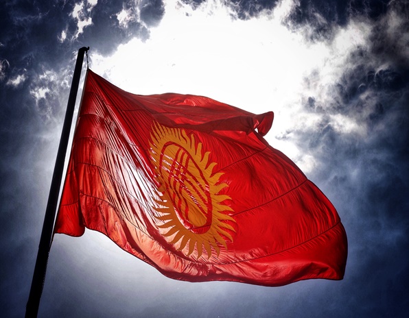 [이슈트렌드] 키르기스스탄, 자파로프 대통령 대행 체제로 안정화