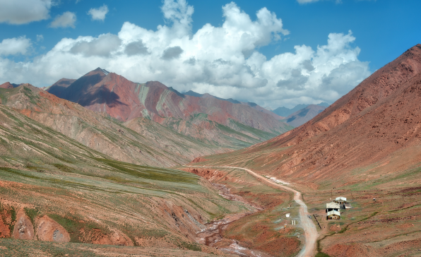 [이슈트렌드] 키르기스스탄-타지키스탄 간 교전으로 국경 갈등 재점화